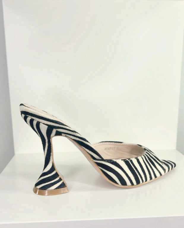 Amena Pumpay - Zebra print - KRAVE SHOE